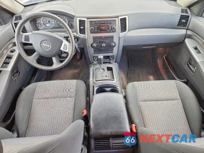 Zdjęcie 8 z 12 samochodu: 2009 JEEP GRAND CHEROKEE LAREDO VIN:1J8GS48KX9C512634 - miniatura