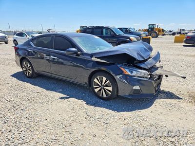 Czwarte zdjęcie samochodu z boku: 2021 NISSAN ALTIMA SV VIN:1N4BL4DV1MN371163 - miniatura