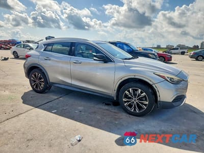 Czwarte zdjęcie samochodu z boku: 2019 INFINITI QX30 LUXE VIN:SJKCH5CR1KA011001 - miniatura