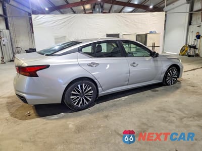 Trzecie zdjęcie samochodu z tyłu: 2025 NISSAN ALTIMA SV VIN:1N4BL4DV8SN387017 - miniatura
