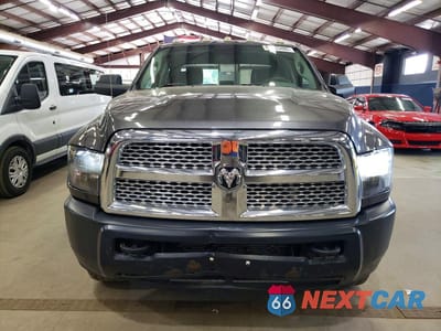 Piąte zdjęcie samochodu w środku: 2014 RAM 2500 ST VIN:3C6UR5HL9EG279218 - miniatura