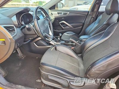 Zdjęcie 7 z 12 samochodu: 2013 HYUNDAI VELOSTER BASE VIN:KMHTC6AD1DU177482 - miniatura