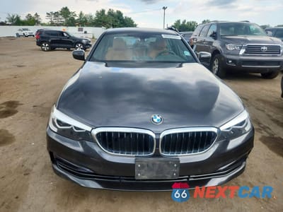 Piąte zdjęcie samochodu w środku: 2018 BMW 530 XI VIN:WBAJA7C56JG908556 - miniatura