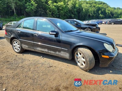Czwarte zdjęcie samochodu z boku: 2003 MERCEDES-BENZ C 240 4MATIC VIN:WDBRF81J43F374283 - miniatura