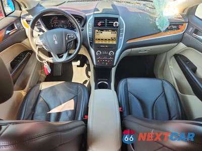 Zdjęcie 8 z 13 samochodu: 2018 LINCOLN MKC SELECT VIN:5LMCJ2D92JUL15190 - miniatura