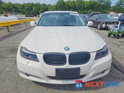 Piąte zdjęcie samochodu w środku: 2011 BMW 335 XI VIN:WBAPL5C58BA917367 - miniatura