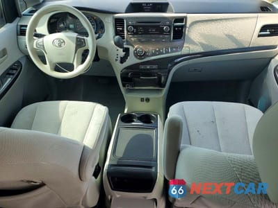 Zdjęcie 8 z 13 samochodu: 2014 TOYOTA SIENNA LE VIN:5TDKK3DC0ES426039 - miniatura