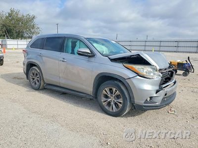 Czwarte zdjęcie samochodu z boku: 2015 TOYOTA HIGHLANDER XLE VIN:5TDKKRFHXFS099940 - miniatura