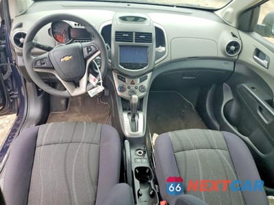 Zdjęcie 8 z 12 samochodu: 2015 CHEVROLET SONIC LT VIN:1G1JC5SB5F4198964 - miniatura