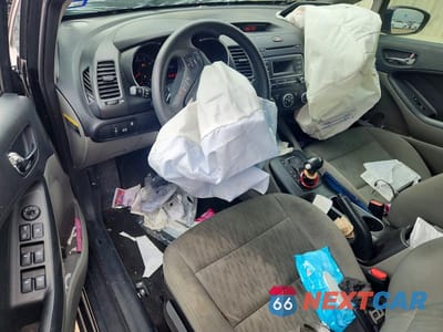 Zdjęcie 8 z 13 samochodu: 2016 KIA FORTE LX VIN:KNAFK4A62G5521651 - miniatura