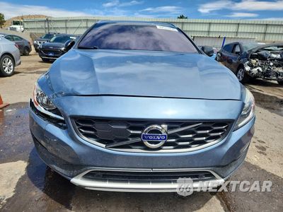 Piąte zdjęcie samochodu w środku: 2018 VOLVO V60 CROSS COUNTRY PREMIER VIN:YV440MWK6J2056352 - miniatura