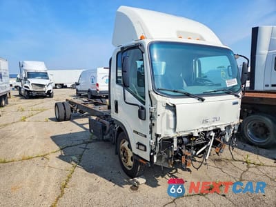 Czwarte zdjęcie samochodu z boku: 2019 ISUZU NRR - FLAT BED TRUCK VIN:JALE5W16XK7305933 - miniatura