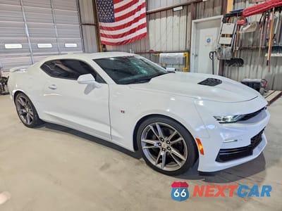Czwarte zdjęcie samochodu z boku: 2021 CHEVROLET CAMARO SS VIN:1G1FH1R7XM0128690 - miniatura