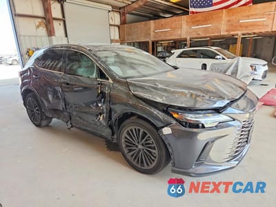Czwarte zdjęcie samochodu z boku: 2025 LEXUS RX 350 PREMIUM VIN:2T2BAMBA1SC053927 - miniatura