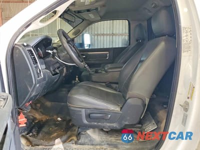 Zdjęcie 7 z 13 samochodu: 2015 RAM 5500 VIN:3C7WRNBL5FG706246 - miniatura