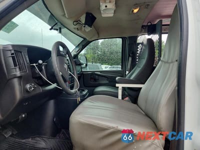 Zdjęcie 7 z 13 samochodu: 2012 GMC SAVANA G3500 VIN:1GTZ7TFA9C1166570 - miniatura