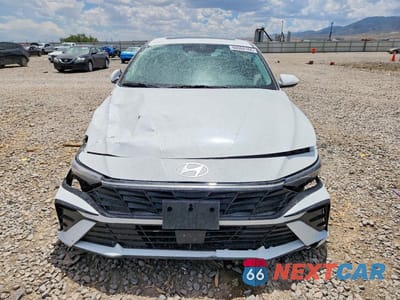Piąte zdjęcie samochodu w środku: 2025 HYUNDAI ELANTRA SEL VIN:KMHLS4DG9SU877356 - miniatura