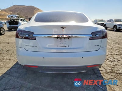 Zdjęcie 6 z 12 samochodu: 2015 TESLA MODEL S VIN:5YJSA1E2XFF103720 - miniatura