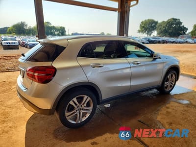 Trzecie zdjęcie samochodu z tyłu: 2019 MERCEDES-BENZ GLA 250 VIN:WDCTG4EBXKJ553210 - miniatura