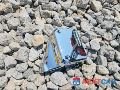 Zdjęcie 9 z 10 samochodu: 2006 HONDA VT750 C VIN:JH2RC44086M000711 - miniatura