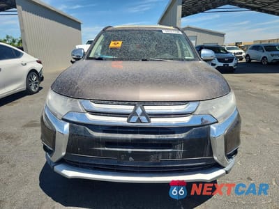 Piąte zdjęcie samochodu w środku: 2016 MITSUBISHI OUTLANDER SE VIN:JA4AD3A34GZ007312 - miniatura