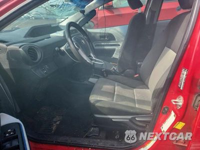 Zdjęcie 7 z 12 samochodu: 2012 TOYOTA PRIUS C THREE VIN:JTDKDTB36C1521499 - miniatura