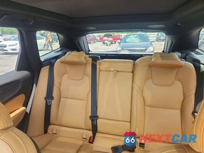 Zdjęcie 10 z 13 samochodu: 2024 VOLVO XC60 ULTIMATE VIN:YV4L12RM3R1719419 - miniatura