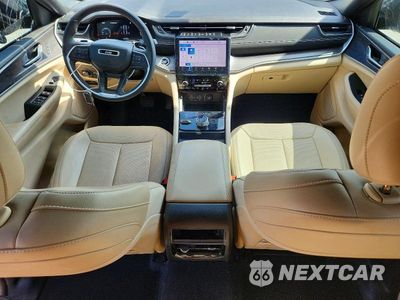 Zdjęcie 8 z 14 samochodu: 2023 JEEP GRAND CHEROKEE LIMITED VIN:1C4RJHBG5PC661755 - miniatura