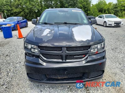 Piąte zdjęcie samochodu w środku: 2018 DODGE JOURNEY SE VIN:3C4PDCAB1JT319383 - miniatura