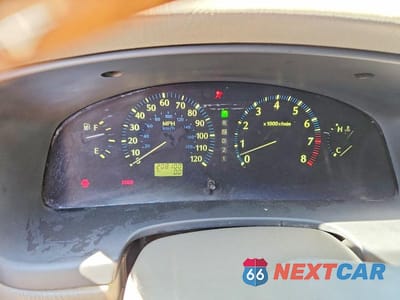 Zdjęcie 9 z 12 samochodu: 2001 INFINITI QX4 BASE VIN:JNRDR09X61W202332 - miniatura