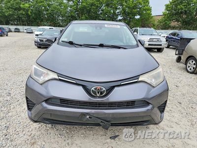 Piąte zdjęcie samochodu w środku: 2018 TOYOTA RAV4 LE VIN:JTMBFREV3JJ732232 - miniatura
