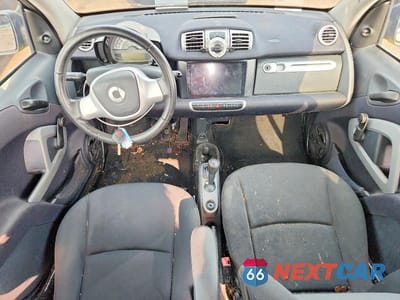 Zdjęcie 8 z 13 samochodu: 2013 SMART FORTWO PURE VIN:WMEEJ3BA4DK656885 - miniatura