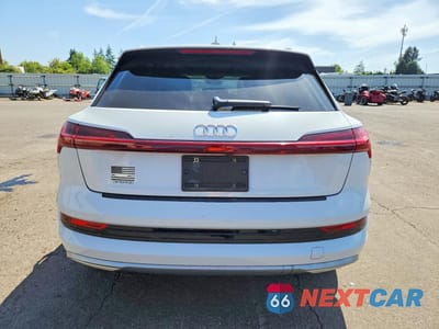 Zdjęcie 6 z 13 samochodu: 2019 AUDI E-TRON PRESTIGE VIN:WA1VABGE0KB020797 - miniatura