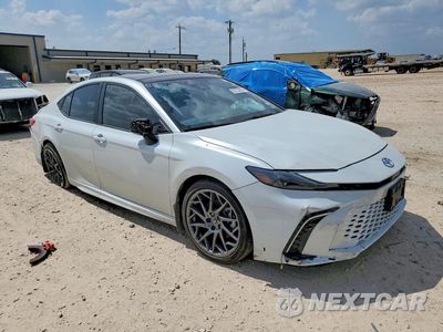 Czwarte zdjęcie samochodu z boku: 2025 TOYOTA CAMRY XSE VIN:4T1DAACK0SU189581 - miniatura