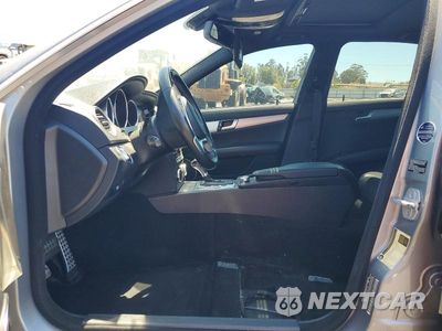 Zdjęcie 7 z 12 samochodu: 2012 MERCEDES-BENZ C 250 VIN:WDDGF4HB8CR233852 - miniatura