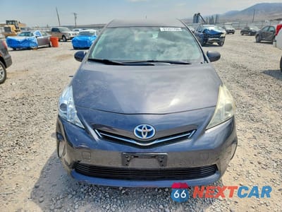Piąte zdjęcie samochodu w środku: 2013 TOYOTA PRIUS V TWO VIN:JTDZN3EU9D3222269 - miniatura