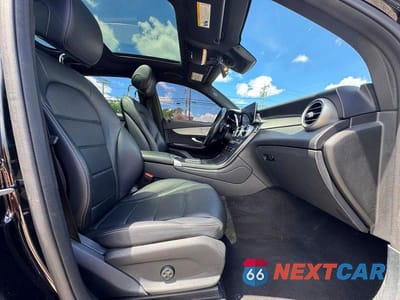 Piąte zdjęcie samochodu w środku: 2022 MERCEDES-BENZ GLC 300 VIN:W1N0G8DB2NV397669 - miniatura