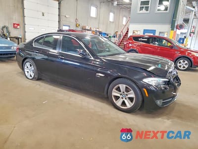 Czwarte zdjęcie samochodu z boku: 2012 BMW 5 SERIES 528I VIN:WBAXH5C55CDW08960 - miniatura