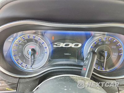 Zdjęcie 9 z 13 samochodu: 2016 CHRYSLER 300 LIMITED VIN:2C3CCAAGXGH152089 - miniatura
