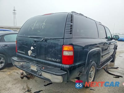 Trzecie zdjęcie samochodu z tyłu: 2001 CHEVROLET SUBURBAN K2500 VIN:3GNGK26U31G162661 - miniatura