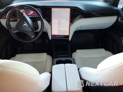 Zdjęcie 8 z 13 samochodu: 2020 TESLA MODEL X VIN:5YJXCAE2XLF285091 - miniatura