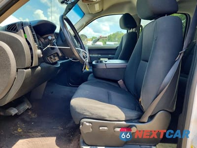 Zdjęcie 7 z 12 samochodu: 2010 CHEVROLET SILVERADO C1500 LT VIN:3GCRCSE05AG221934 - miniatura