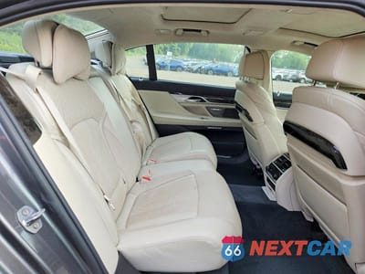 Zdjęcie 10 z 12 samochodu: 2017 BMW 750 XI VIN:WBA7F2C56HG422399 - miniatura