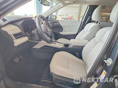 Zdjęcie 7 z 14 samochodu: 2025 MITSUBISHI OUTLANDER SEL VIN:JA4T5WA98SZ001968 - miniatura