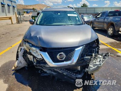 Piąte zdjęcie samochodu w środku: 2019 NISSAN ROGUE S VIN:5N1AT2MV9KC780154 - miniatura