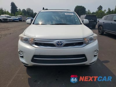 Piąte zdjęcie samochodu w środku: 2013 TOYOTA HIGHLANDER HYBRID LIMITED VIN:JTEDC3EH1D2017646 - miniatura