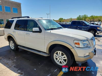 Czwarte zdjęcie samochodu z boku: 2010 FORD EXPLORER EDDIE BAUER VIN:1FMEU7EE3AUA59752 - miniatura