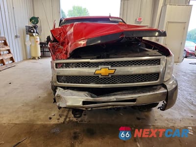 Piąte zdjęcie samochodu w środku: 2013 CHEVROLET SILVERADO K1500 LS VIN:1GCRKREA0DZ130787 - miniatura