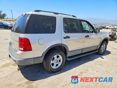 Trzecie zdjęcie samochodu z tyłu: 2003 FORD EXPLORER XLT VIN:1FMZU63KX3UC68901 - miniatura