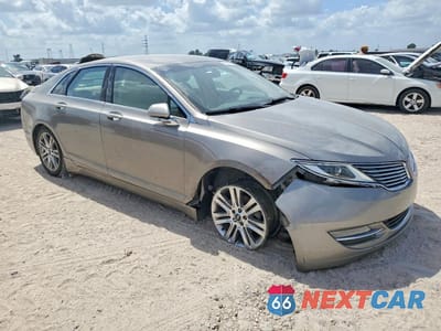 Czwarte zdjęcie samochodu z boku: 2015 LINCOLN MKZ HYBRID VIN:3LN6L2LU6FR624398 - miniatura